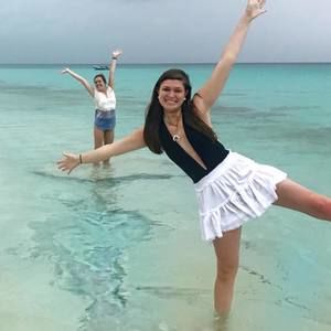 Meet your Posher, Liza